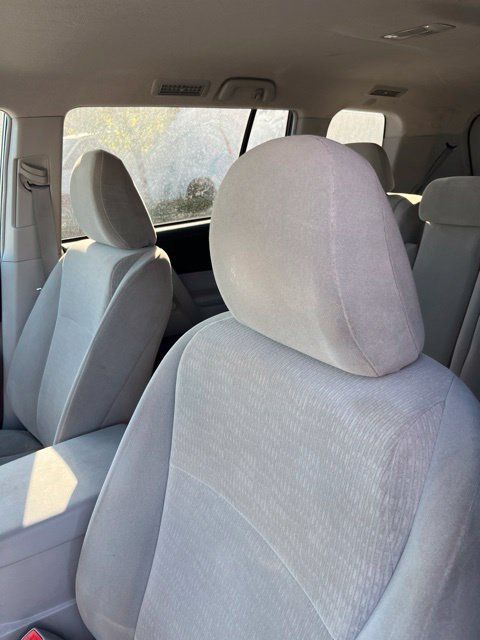 Used 2013 Toyota Highlander Plus FWD image 5