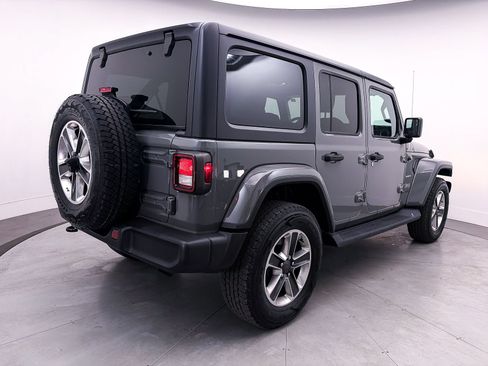 Used 2019 Jeep Wrangler Unlimited Sahara AWD/4WD image 14