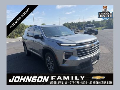 Used 2025 Chevrolet Traverse LT