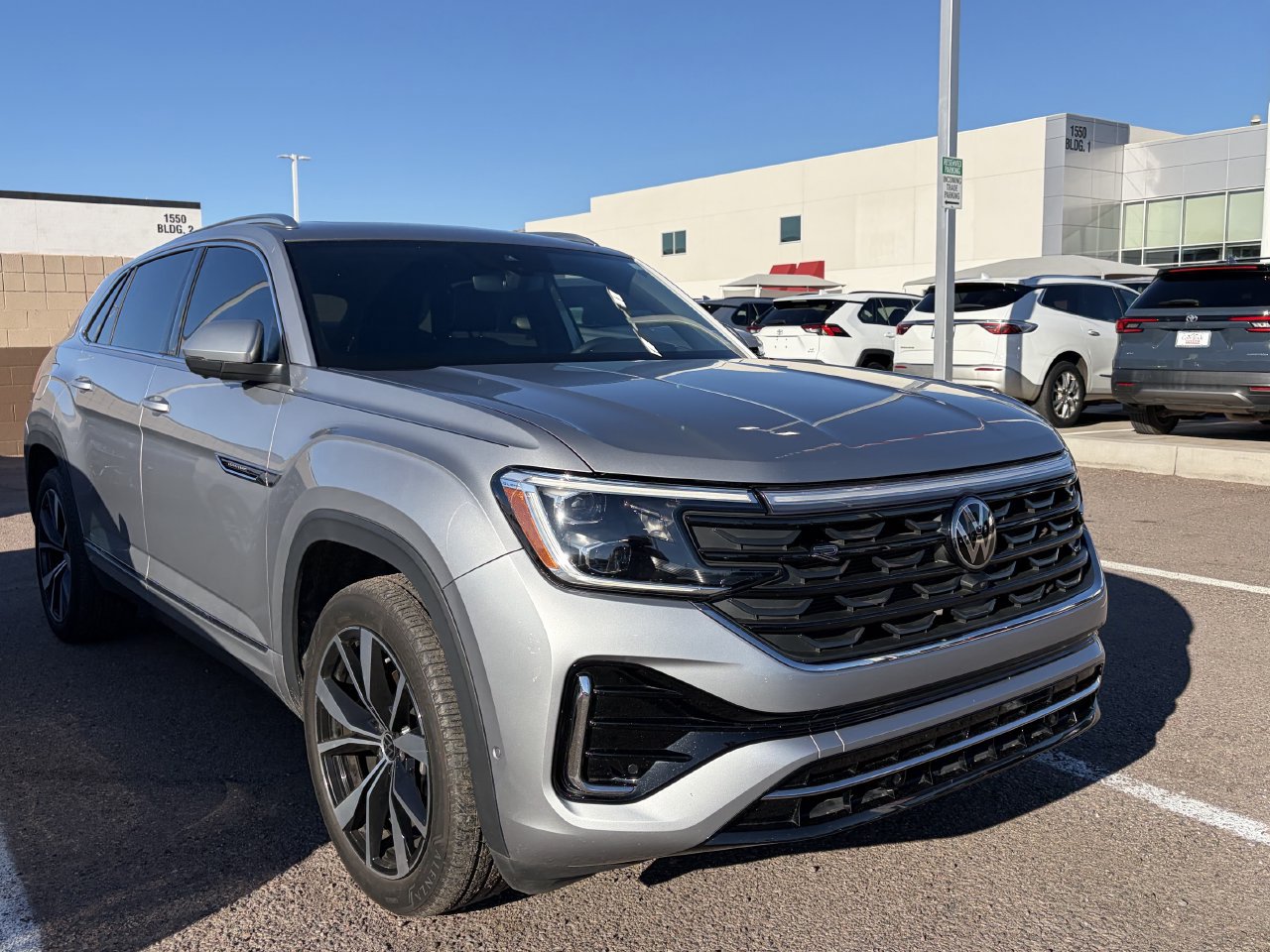 Used 2024 Volkswagen Atlas Cross Sport SEL Premium R-Line AWD/4WD image 2