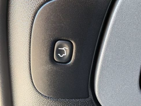 Used 2014 Jeep Cherokee Latitude w/ Comfort/Convenience Group AWD/4WD image 32