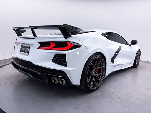 Used 2021 Chevrolet Corvette Stingray Preferred Cpe w/ Engine Appearance Package RWD image 18