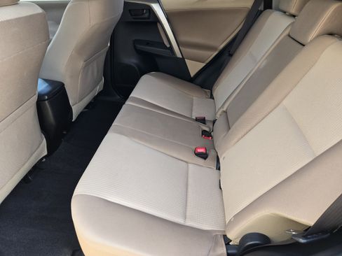 Used 2013 Toyota RAV4 LE FWD image 27