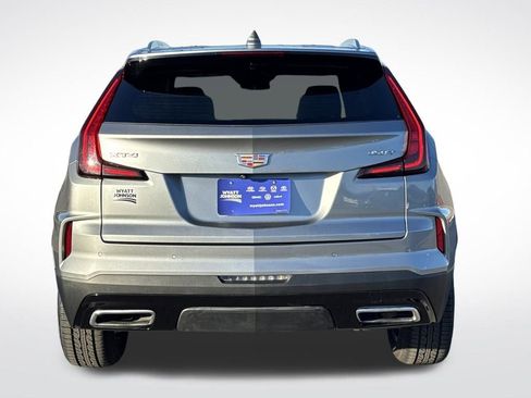 Used 2024 Cadillac XT4 Premium Luxury image 4
