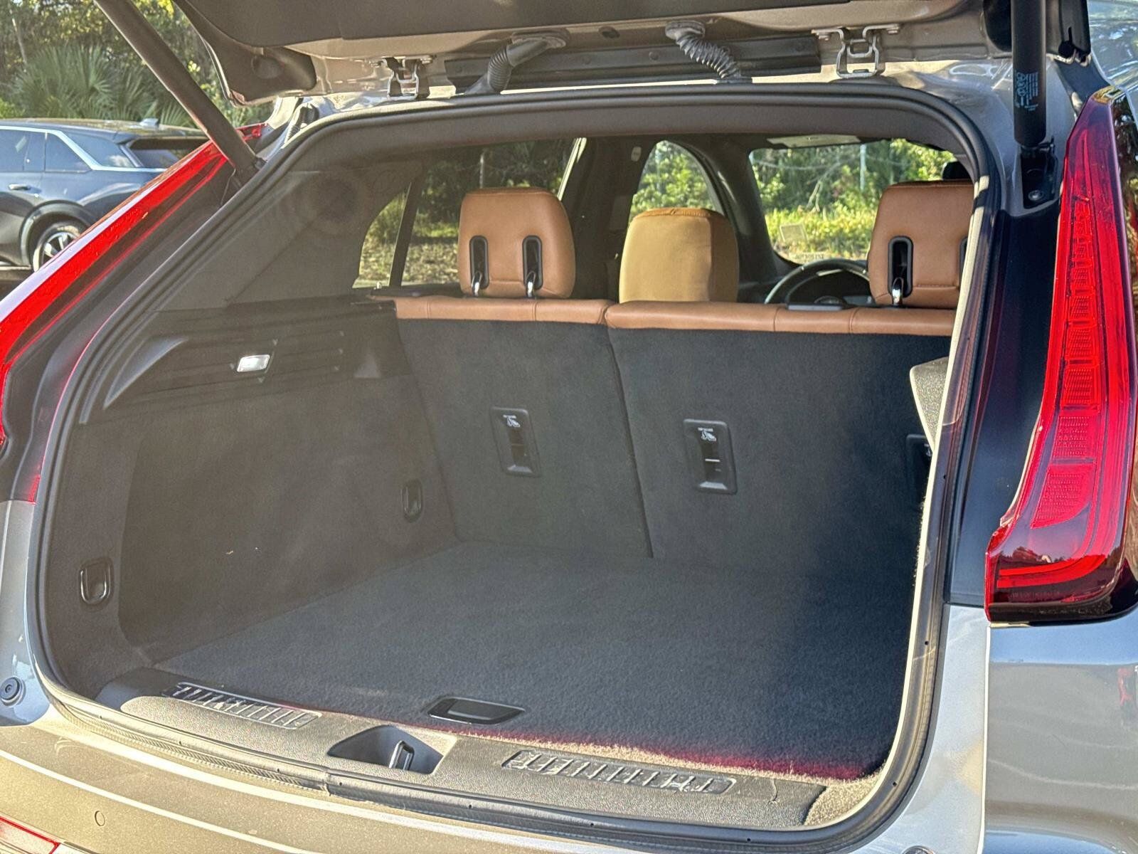 Used 2023 Cadillac XT4 Premium Luxury FWD image 29