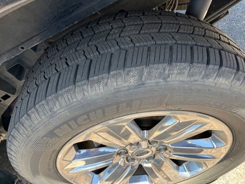 Used 2019 Ford F150 Lariat RWD image 8