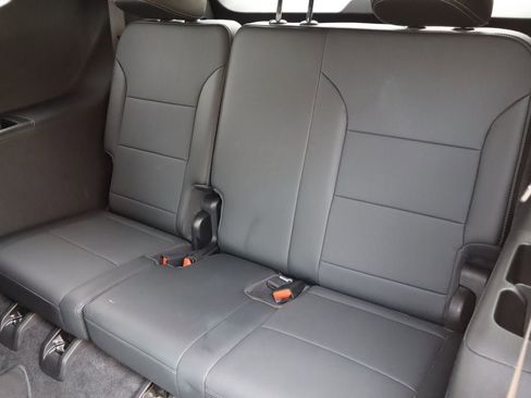Used 2025 Buick Enclave Preferred FWD image 6