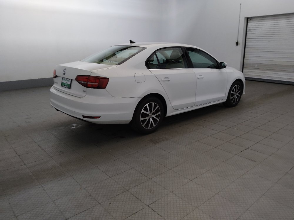 Used 2017 Volkswagen Jetta SE FWD image 10