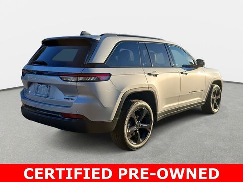 Used 2025 Jeep Grand Cherokee Limited w/ Black Appearance Package image 5