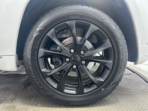 Used 2020 Jeep Grand Cherokee Summit image 32