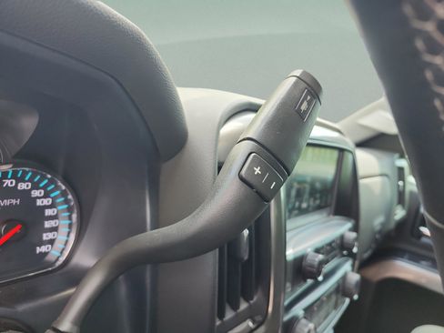 Used 2018 Chevrolet Silverado 1500 LT AWD/4WD image 14