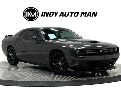 Used 2019 Dodge Challenger R/T RWD image 2
