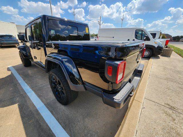 Used 2025 Jeep Gladiator Sport AWD/4WD image 6