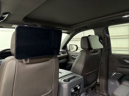 Used 2021 GMC Yukon Denali w/ Denali Premium Package image 19