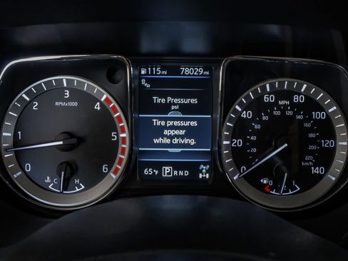 Used 2019 Nissan Titan PRO-4X image 17