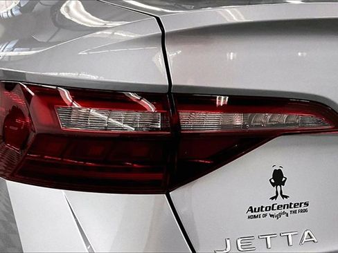 Used 2023 Volkswagen Jetta SE image 31