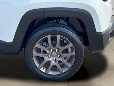 Used 2016 Jeep Renegade 75th Anniversary AWD/4WD image 36