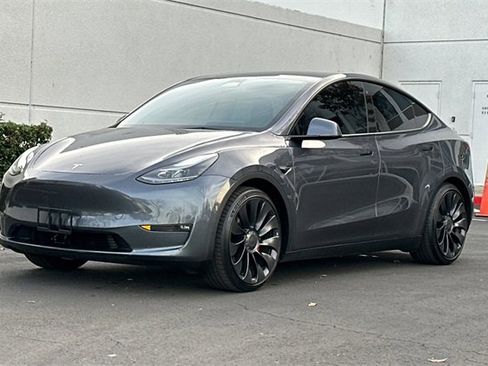 Used 2022 Tesla Model Y Performance image 8