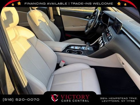 Used 2023 Genesis G70 2.0T image 19