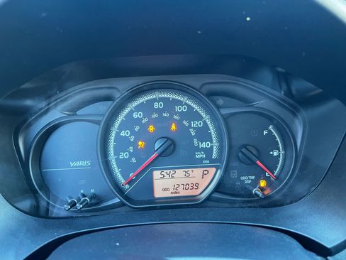 Used 2016 Toyota Yaris L image 14