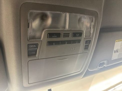 Used 2016 Toyota Highlander XLE FWD image 30