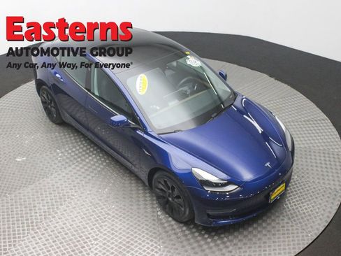 Used 2023 Tesla Model 3 Standard Range image 3