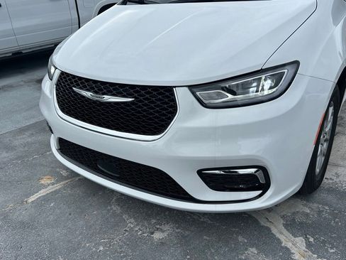 New 2026 Chrysler Pacifica Select image 16