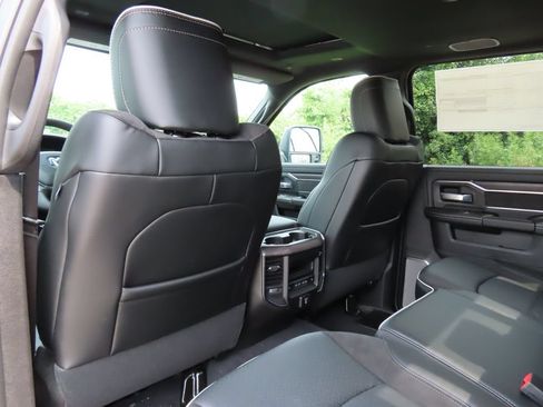 New 2026 RAM 3500 Laramie AWD/4WD image 26