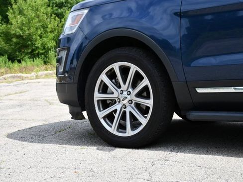 Used 2017 Ford Explorer Limited w/ Equipment Group 301A AWD/4WD image 12