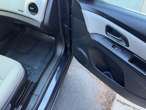 Used 2014 Chevrolet Cruze LT image 26