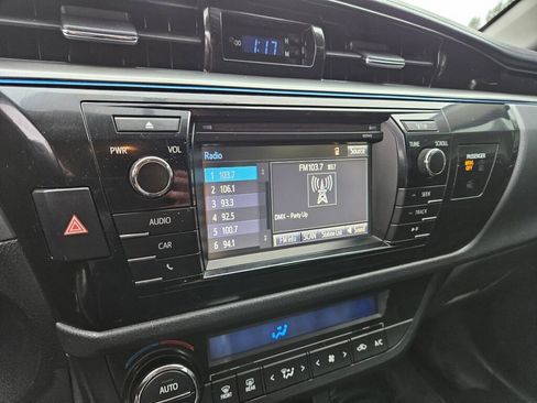 Used 2015 Toyota Corolla S image 4