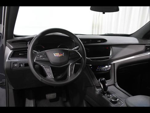 Used 2025 Cadillac XT5 Luxury w/ LPO, Floor Liner Package AWD/4WD image 6