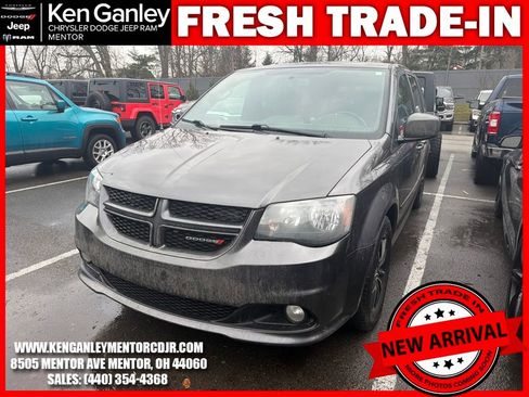 Used 2017 Dodge Grand Caravan GT image 3