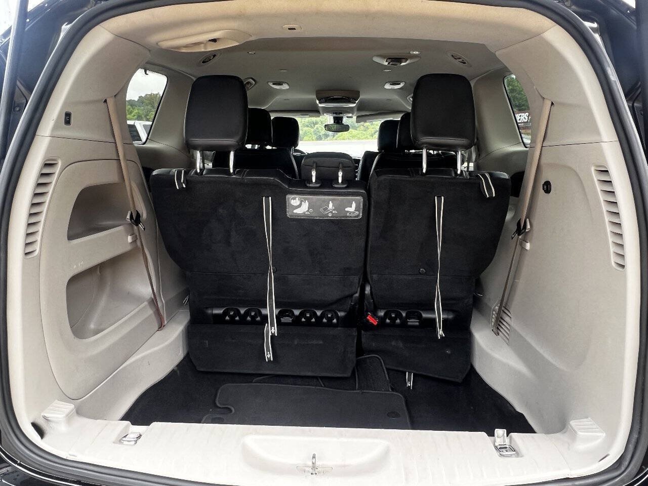 Used 2017 Chrysler Pacifica Touring-L FWD image 15