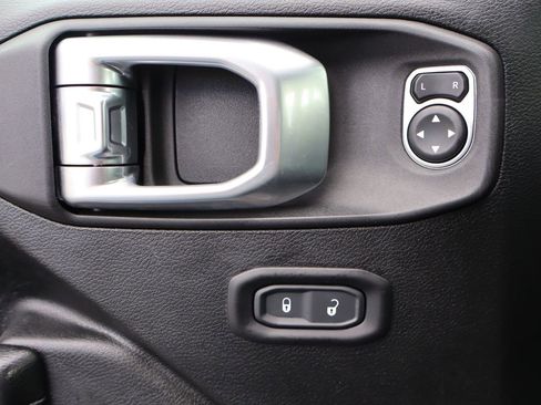 Used 2020 Jeep Wrangler Sport image 25