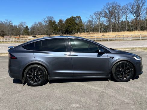 Used 2023 Tesla Model X Plaid image 8
