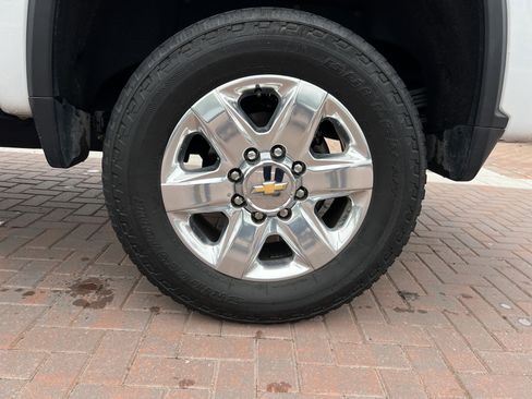 Used 2023 Chevrolet Silverado 2500 LTZ w/ LTZ Convenience Package image 13