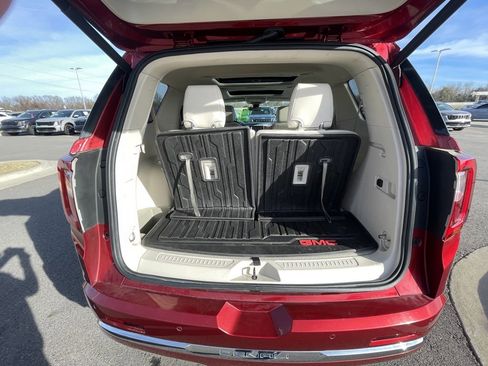 Used 2021 GMC Acadia Denali w/ Denali Technology Package image 26