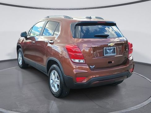 Used 2019 Chevrolet Trax LT w/ LT Convenience Package image 4