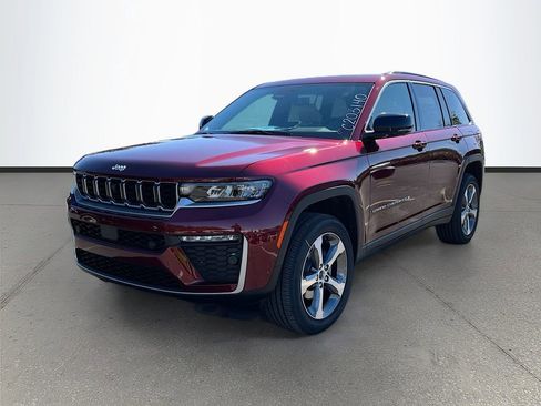 New 2026 Jeep Grand Cherokee Limited w/ Luxury Tech Group II RWD image 3