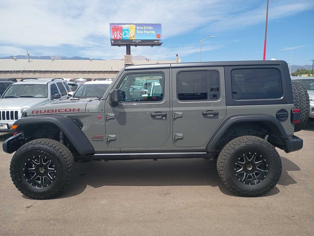 Used 2020 Jeep Wrangler Unlimited Rubicon w/ LED Lighting Group AWD/4WD image 4