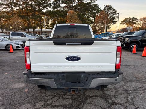 Used 2019 Ford F250 Lariat w/ Chrome Package image 6