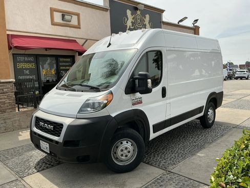 Used 2022 RAM ProMaster 2500 FWD image 1