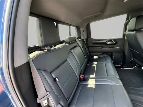 Used 2022 GMC Sierra 1500 SLT w/ SLT Premium Plus Package AWD/4WD image 26