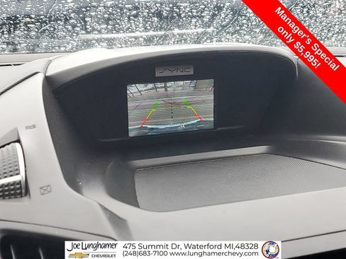 Used 2017 Ford Escape SE w/ SE Sport Appearance Package AWD/4WD image 16
