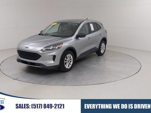 Certified 2022 Ford Escape SE AWD/4WD image 1