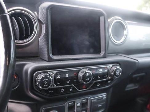 Used 2020 Jeep Wrangler Unlimited Sahara w/ Uconnect 4C Nav & Sound Group image 23