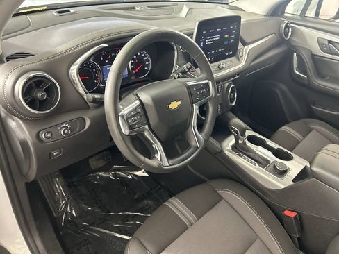 Used 2025 Chevrolet Blazer LT FWD image 12