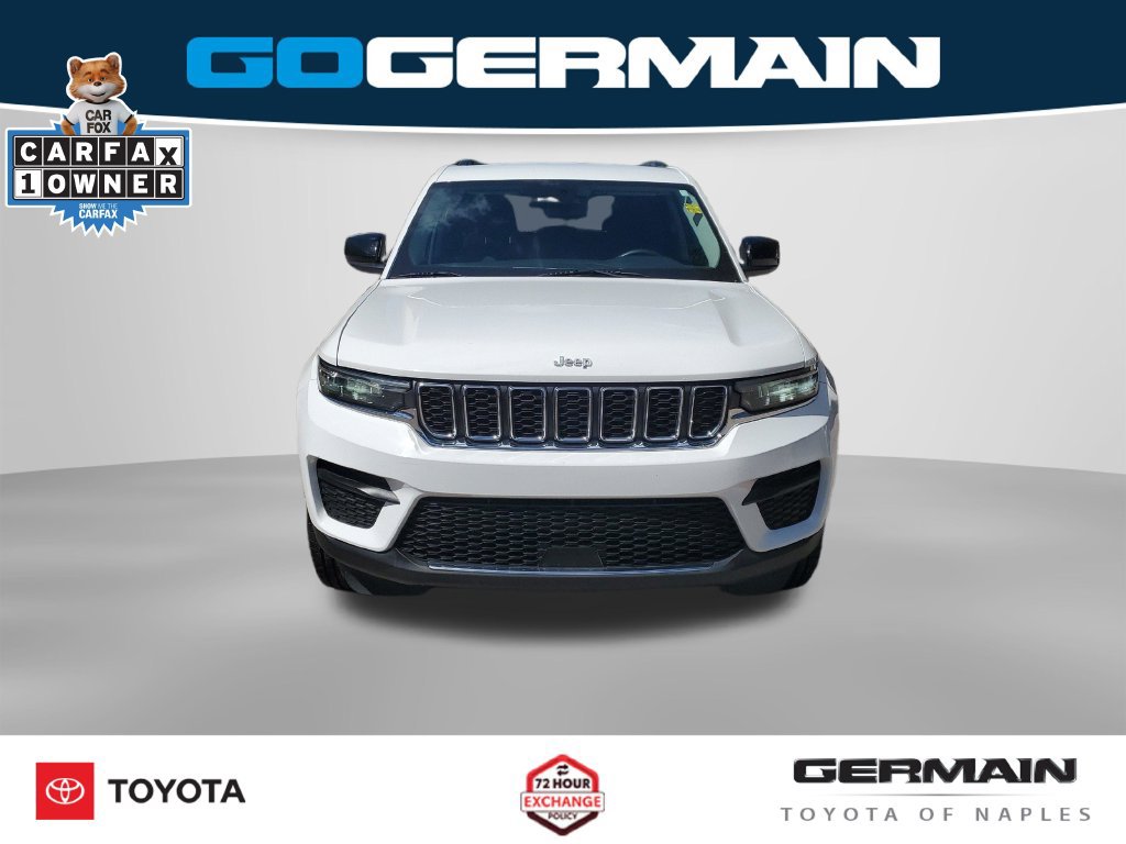 Used 2024 Jeep Grand Cherokee Laredo RWD image 3