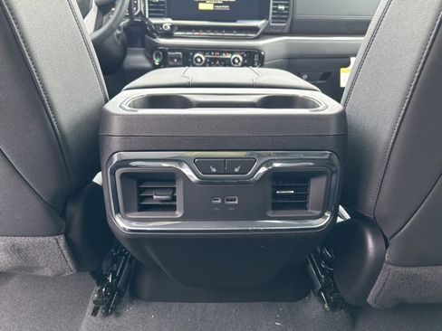 New 2026 GMC Sierra 3500 SLT image 28